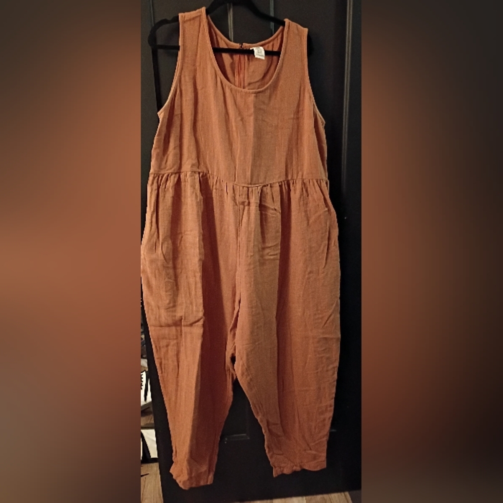 Women's Sleeveless Jumpsuit in Rust
